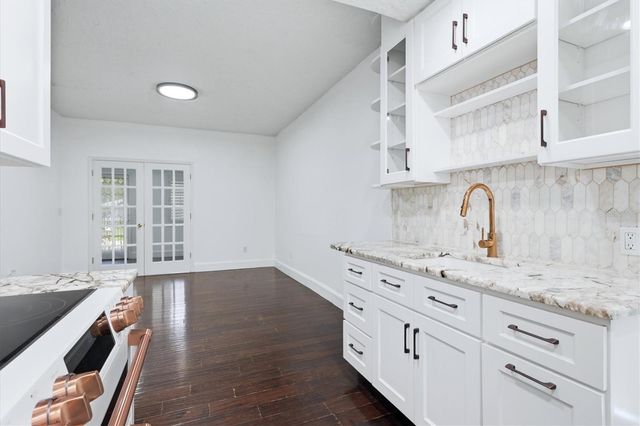 2520 HUNTINGTON AVENUE, Sarasota, FL 34232
