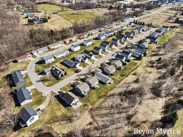 6589 Moss Lake Drive, Hudsonville, MI 49426