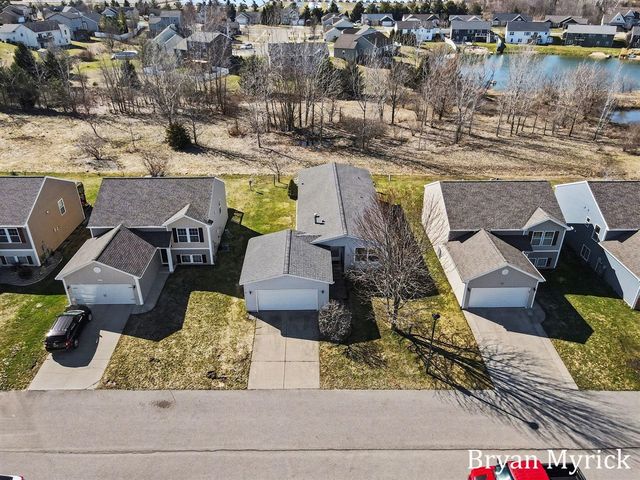 6589 Moss Lake Drive, Hudsonville, MI 49426