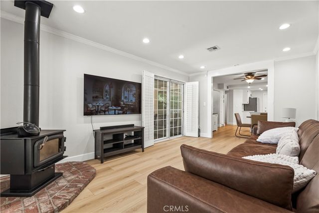 28154 Guilford Lane, Saugus, CA 91350