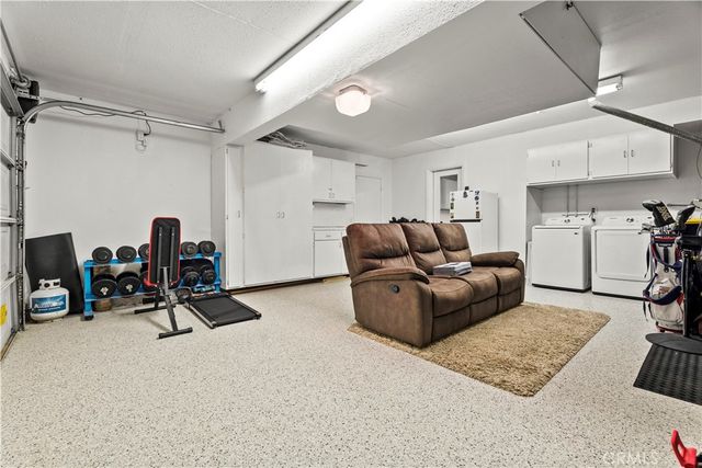 28154 Guilford Lane, Saugus, CA 91350