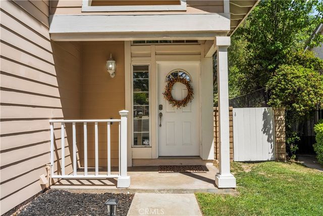 28154 Guilford Lane, Saugus, CA 91350