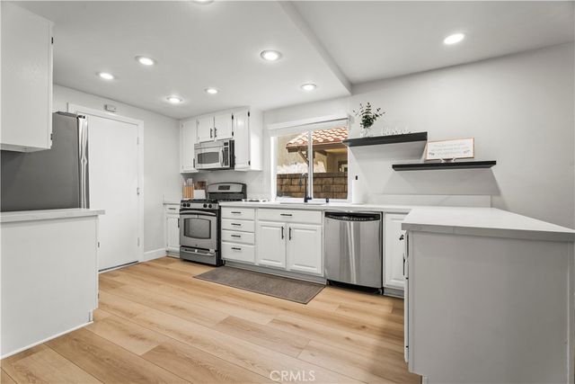 28154 Guilford Lane, Saugus, CA 91350