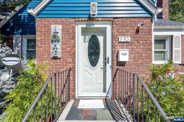 253 Birchwood Road, New Milford, NJ 07646