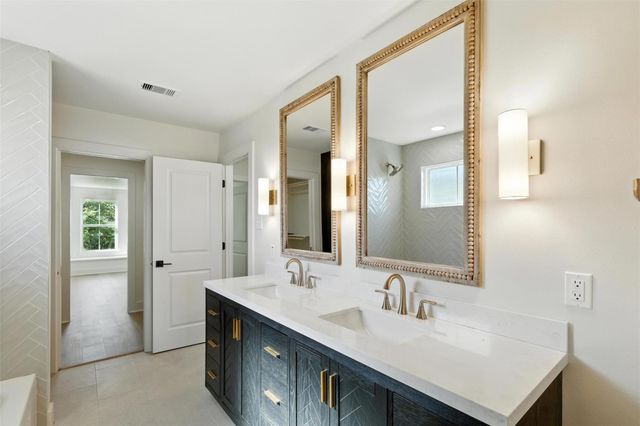 711 Ball Street, Galveston, TX 77550