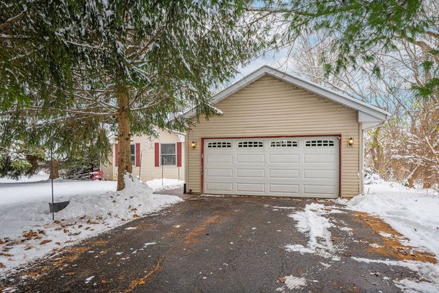 116 Liverpool Drive SE, Poplar Grove, IL 61065