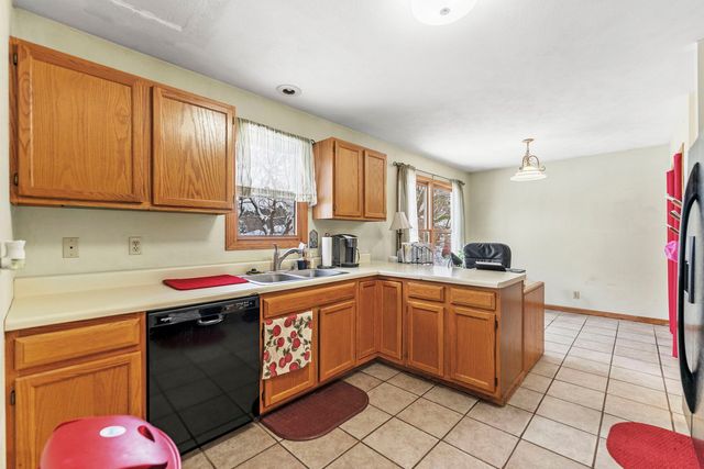 116 Liverpool Drive SE, Poplar Grove, IL 61065