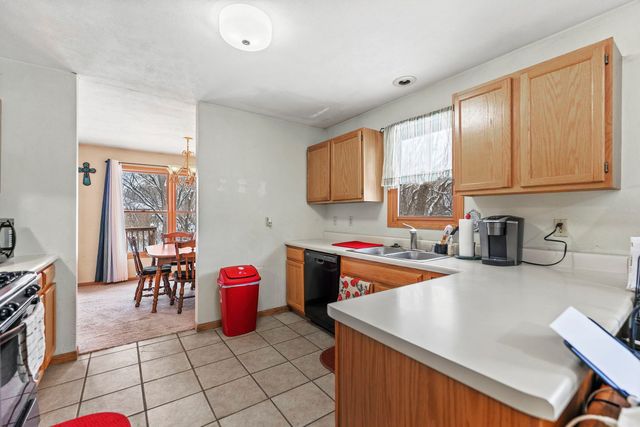 116 Liverpool Drive SE, Poplar Grove, IL 61065