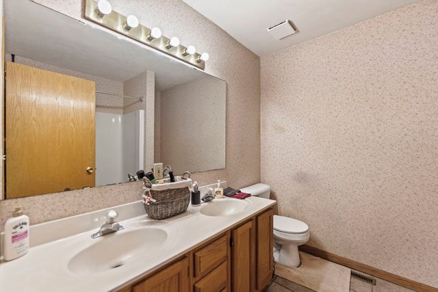 116 Liverpool Drive SE, Poplar Grove, IL 61065