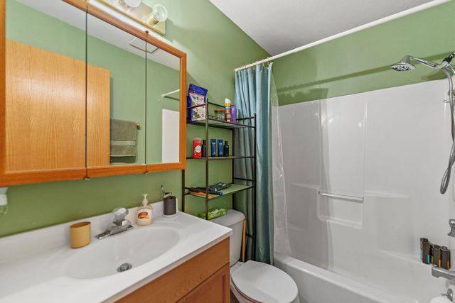 116 Liverpool Drive SE, Poplar Grove, IL 61065