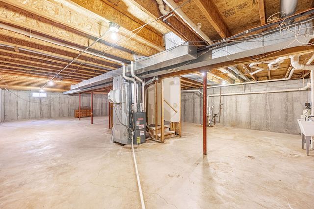 116 Liverpool Drive SE, Poplar Grove, IL 61065