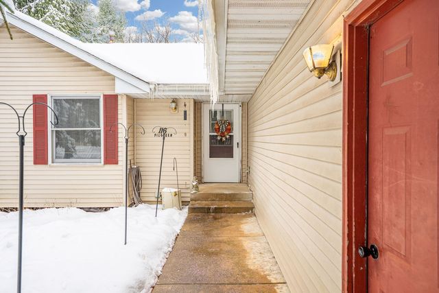 116 Liverpool Drive SE, Poplar Grove, IL 61065