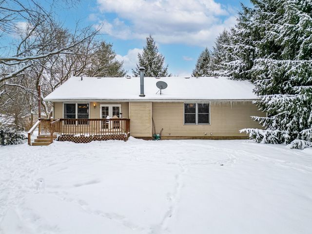 116 Liverpool Drive SE, Poplar Grove, IL 61065