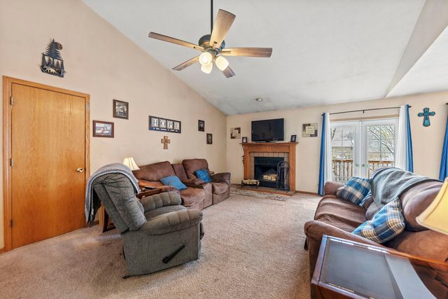 116 Liverpool Drive SE, Poplar Grove, IL 61065