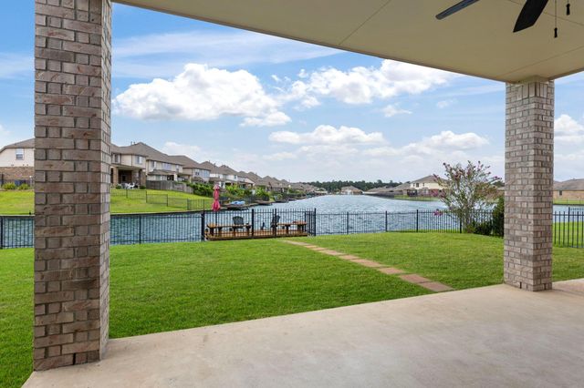 3719 Lake Bend Shore Drive, Spring, TX 77386