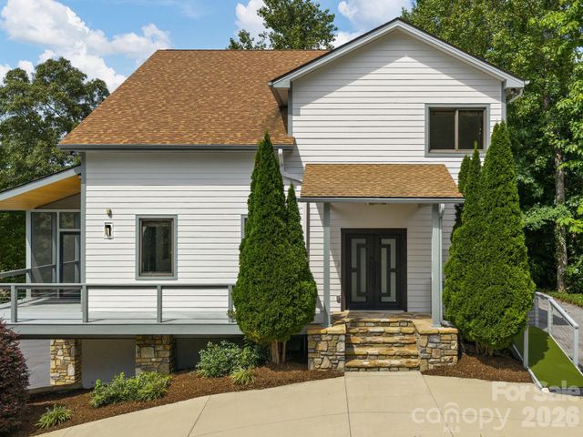 248 Wisdom Cove Road, Flat Rock, NC 28731