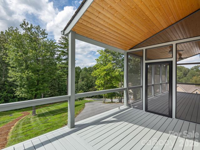 248 Wisdom Cove Road, Flat Rock, NC 28731