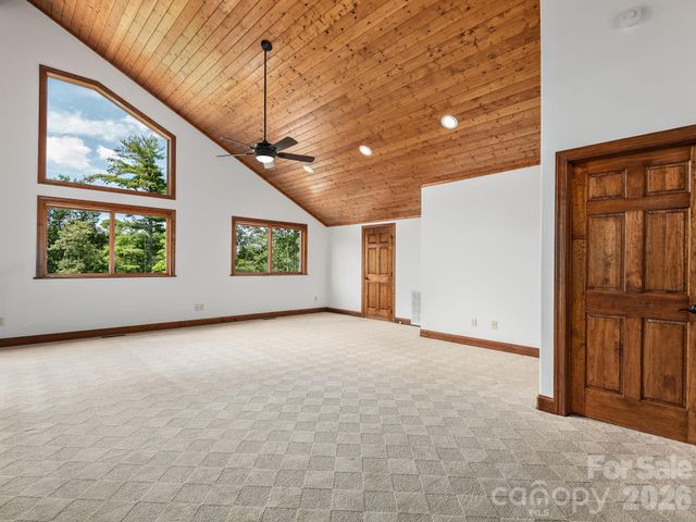 248 Wisdom Cove Road, Flat Rock, NC 28731