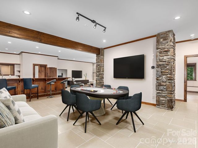 248 Wisdom Cove Road, Flat Rock, NC 28731