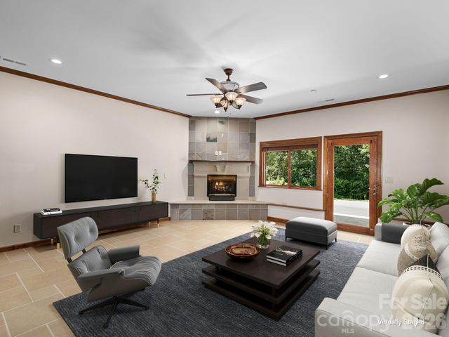 248 Wisdom Cove Road, Flat Rock, NC 28731