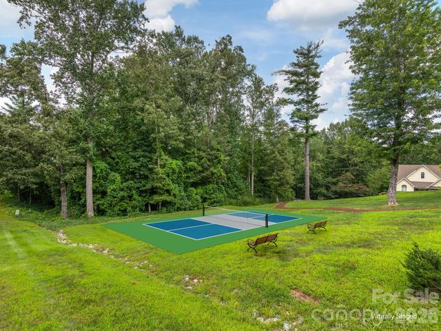 248 Wisdom Cove Road, Flat Rock, NC 28731