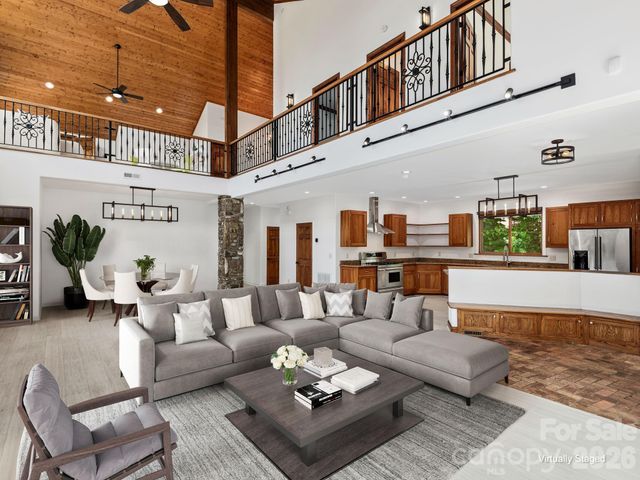 248 Wisdom Cove Road, Flat Rock, NC 28731