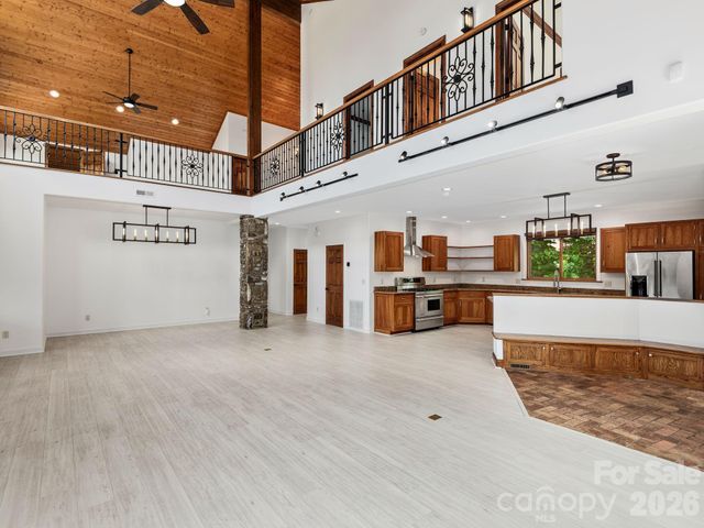 248 Wisdom Cove Road, Flat Rock, NC 28731