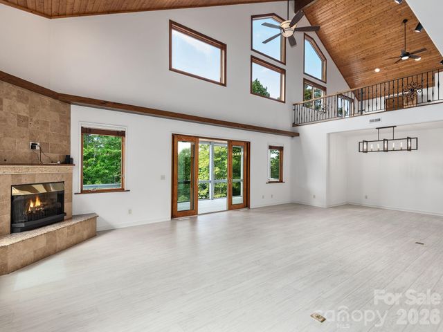 248 Wisdom Cove Road, Flat Rock, NC 28731