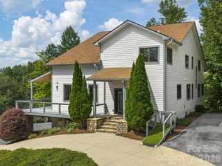 248 Wisdom Cove Road, Flat Rock, NC 28731