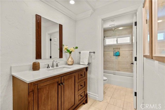 19151 Fowler, Santa Ana, CA 92705