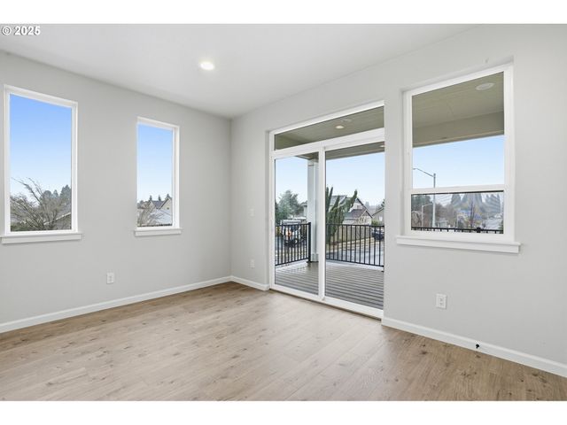 4690 Se 2nd St, Gresham, OR 97080