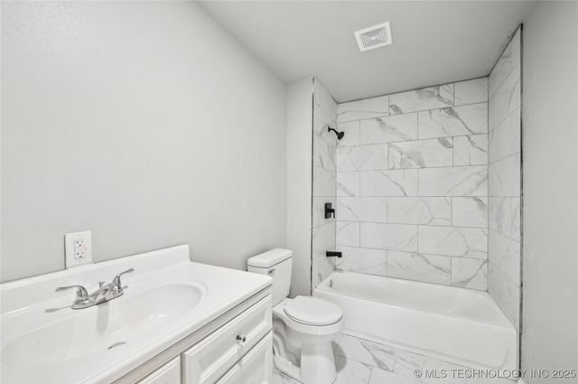 1109 E Holden Street, Muskogee, OK 74403