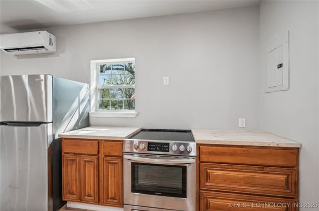 1109 E Holden Street, Muskogee, OK 74403