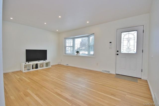 52 Scotchtown Drive, Middletown, NY 10941