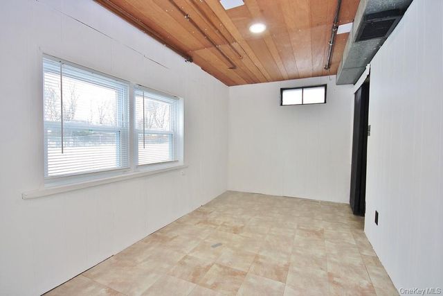 52 Scotchtown Drive, Middletown, NY 10941