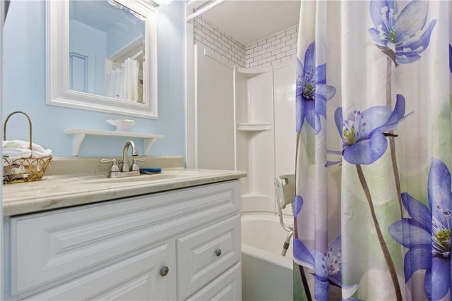 920 Margarite Dr J, Scott Twp, PA 15216