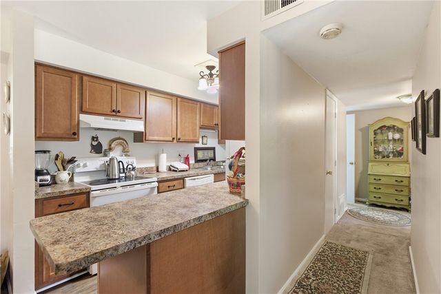 920 Margarite Dr J, Scott Twp, PA 15216