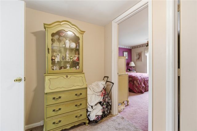 920 Margarite Dr J, Scott Twp, PA 15216