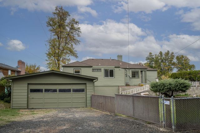 496 SE 2nd Street, Prineville, OR 97754