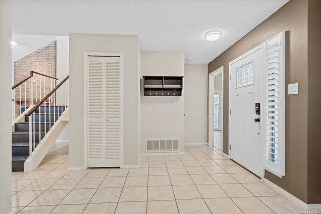 2315 SHADY CREST CIR, San Antonio, TX 78231