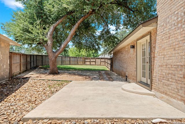 2315 SHADY CREST CIR, San Antonio, TX 78231