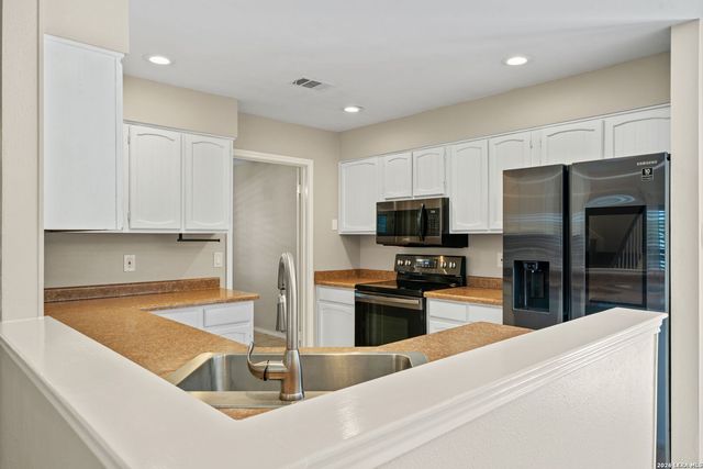 2315 SHADY CREST CIR, San Antonio, TX 78231