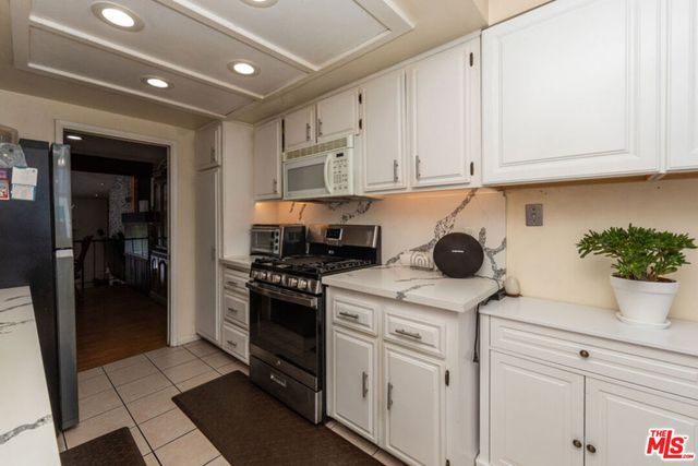 9041 Van Nuys Boulevard 210, Panorama City, CA 91402