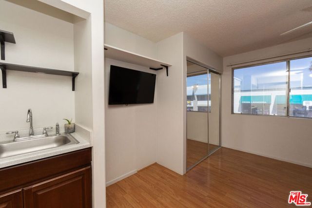9041 Van Nuys Boulevard 210, Panorama City, CA 91402