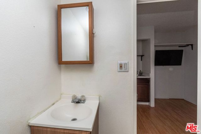 9041 Van Nuys Boulevard 210, Panorama City, CA 91402