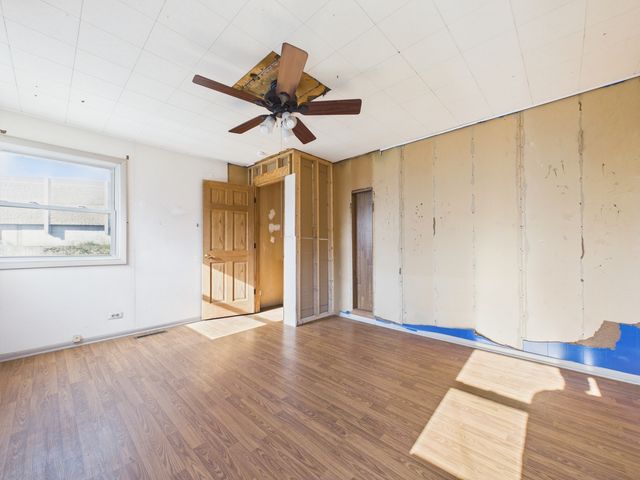 8133 S 85th Court, Justice, IL 60458