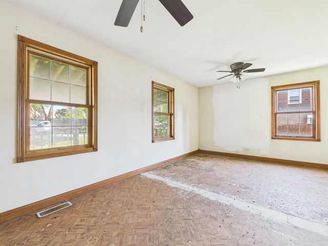 8133 S 85th Court, Justice, IL 60458