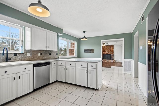 37 Coachlight Drive, Little Rock, AR 72227