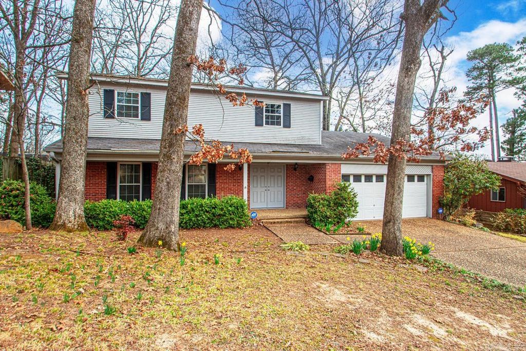 37 Coachlight Drive, Little Rock, AR 72227