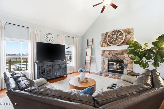 24900 Thompson Road, Perrysburg, OH 43551
